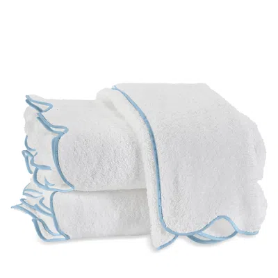 Matouk Cairo Scallop Hand Towel In White