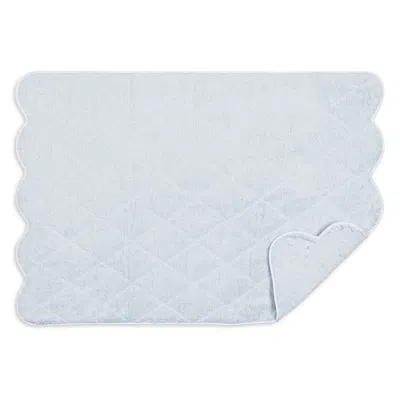 Matouk Cairo Scallop Quilted Mat In Light Blue/white