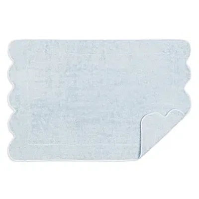 Matouk Cairo Scallop Tub Mat In Light Blue/white