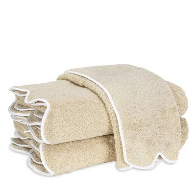 Matouk Cairo Scallop Wash Cloth In Sand/white