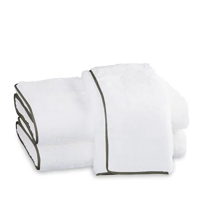 Matouk Cairo Wash Cloth In White/smoke