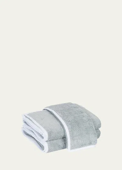Matouk Enzo Washcloth In Pool/white