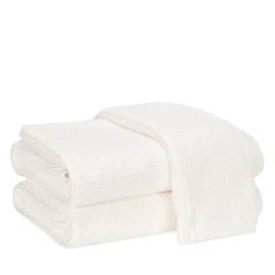 Matouk Francisco Hand Towel In Ivory