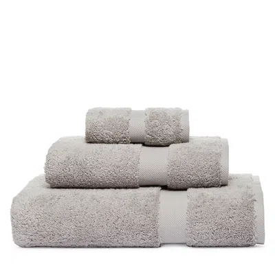 Matouk Lotus Fingertip Towel In Smoke Gray