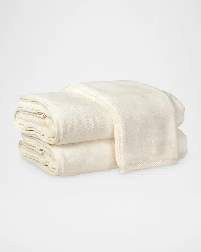 Matouk Milagro Hand Towel In Neutrals