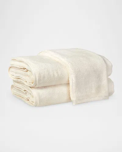 Matouk Milagro Washcloth In Ivory