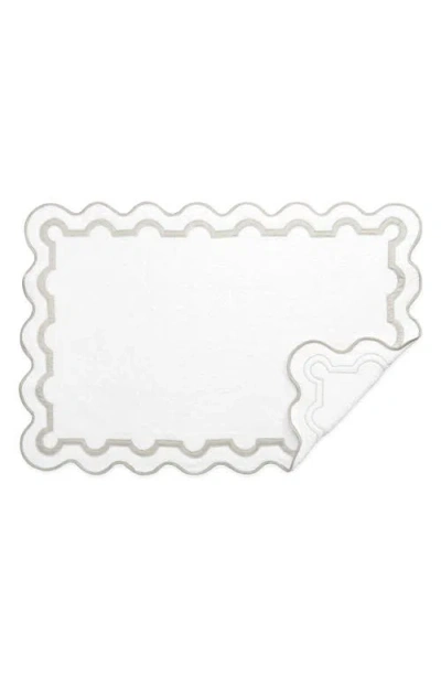 Matouk Mirasol Scallop Cotton Tub Mat
