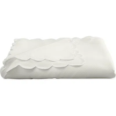 Matouk Savannah Gardens 68 X 108-inch Tablecloth In White