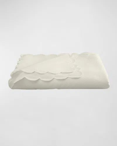Matouk Savannah Tablecloth, 68" X 126" In White