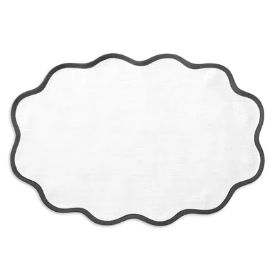 Matouk Casual Couture Scallop Placemats, Set Of 4 In Smoke Gray