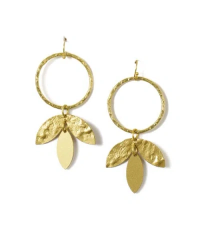 Matr Boomie Aamani Vine Hoop Earring In Metallic