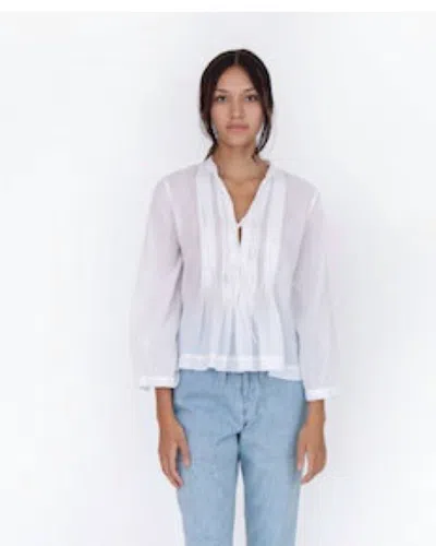 Matta Alma Top In White In Blue