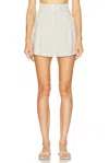 Matthew Bruch Pleated Short In White