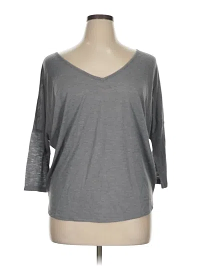 Pre-owned Maurices 3/4 Sleeve Top Gray V Neck Tops