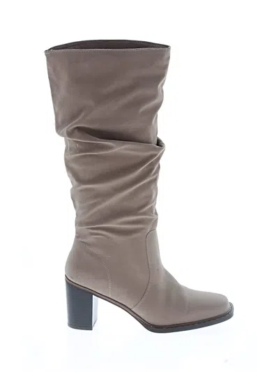 Pre-owned Maurices Boots In Brown