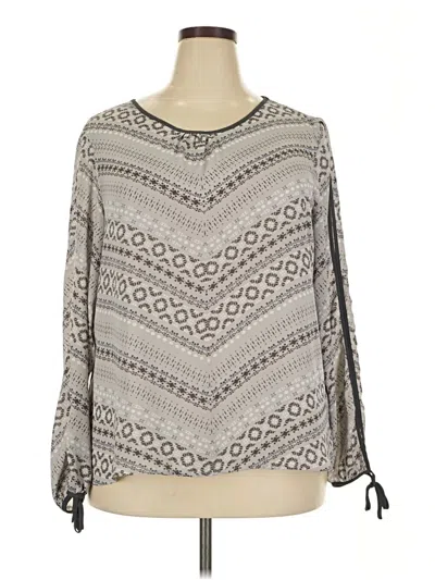 Pre-owned Maurices Long Sleeve Blouse In Silver