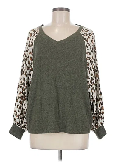 Pre-owned Maurices Long Sleeve T-shirt In Green