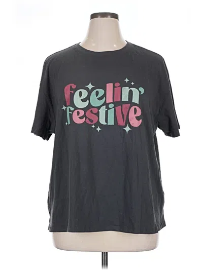 Pre-owned Maurices Short Sleeve T-shirt In Gray