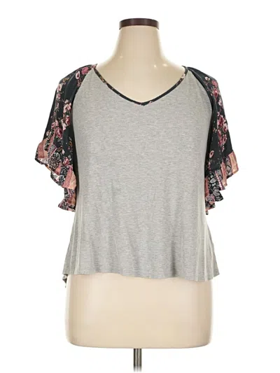 Pre-owned Maurices Short Sleeve T-shirt In Gray
