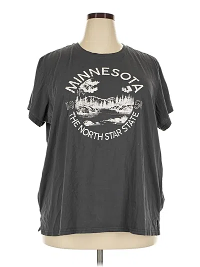 Pre-owned Maurices Short Sleeve T-shirt In Gray