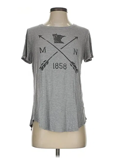 Pre-owned Maurices Short Sleeve T-shirt In Gray