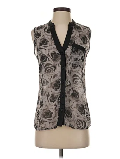 Pre-owned Maurices Sleeveless Blouse In Gray