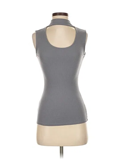 Pre-owned Maurices Sleeveless T-shirt In Gray