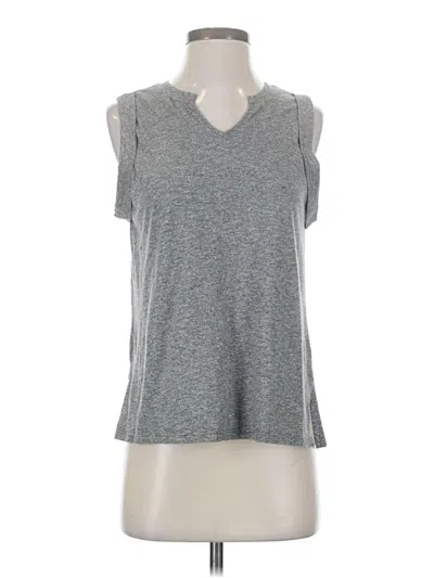 Pre-owned Maurices Sleeveless T-shirt In Gray