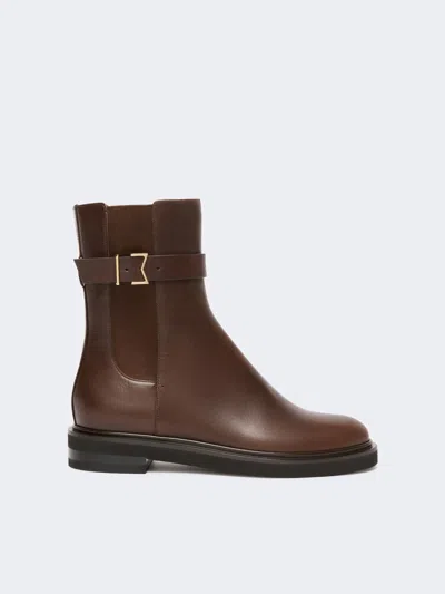 Max Mara Bottines Chelsea En Cuir In Brown
