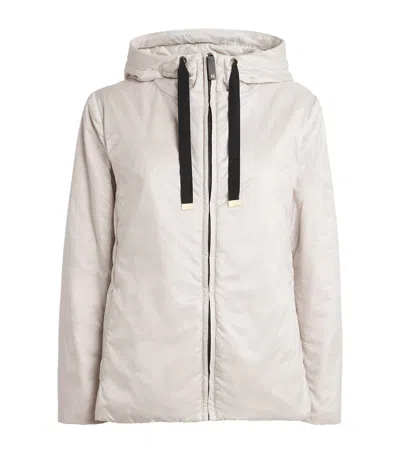 Max Mara Cameluxe Hooded Puffer Jacket In Grey