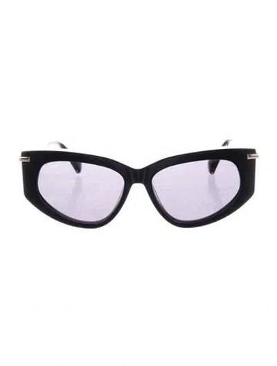 Pre-owned Max Mara Cat-eye Tinted Sunglasses In Black
