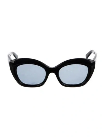 Pre-owned Max Mara Cat-eye Tinted Sunglasses In Black