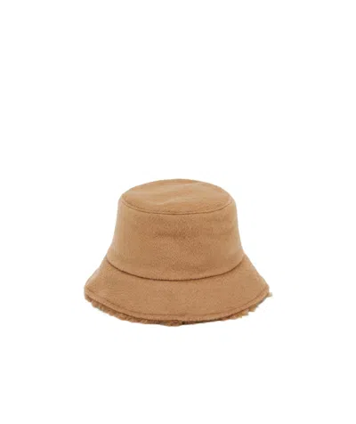 Max Mara Logo Plaque Bucket Hat In Nude