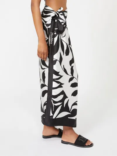 Max Mara Foulard En Soie Imprimée In Multi