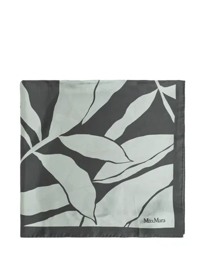 Max Mara Leaf-print Scarf In Green