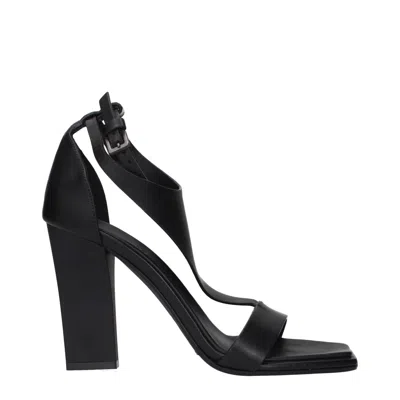 Max Mara Leather Block Heel Heel In Black