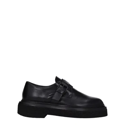 Max Mara Leather Buckle-strap Flat In Black