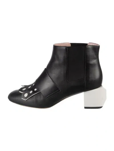 Pre-owned Max Mara Leather Chelsea Boots In Black