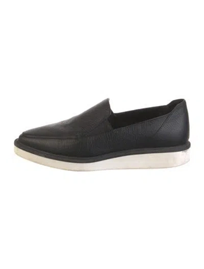 Pre-owned Max Mara Leather Loafers In Black