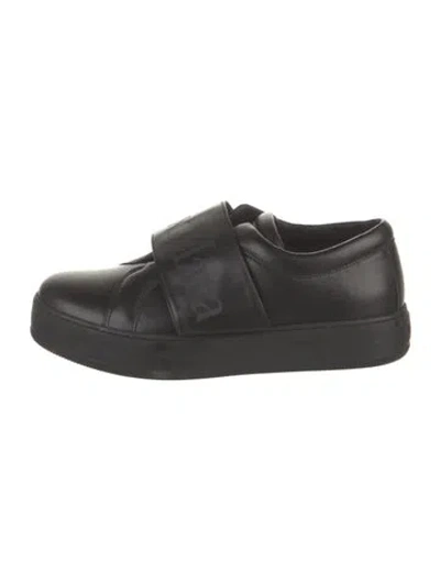 Pre-owned Max Mara Leather Sneakers In Black