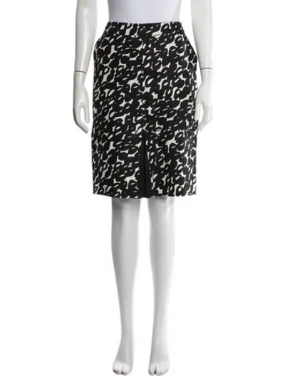 Pre-owned Max Mara Linen Knee-length Skirt In Black