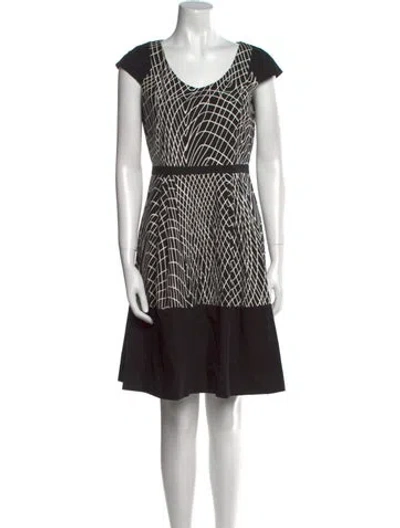 Pre-owned Max Mara Printed Knee-length Dress In Black