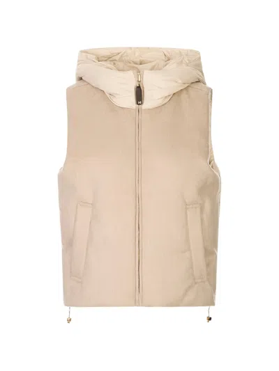 Max Mara Quilted Hooded Gilet In Neutrals