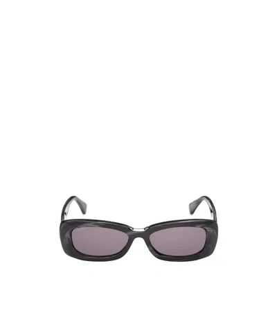 Max Mara Rectangular Frame Sunglasses In Black