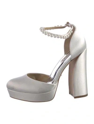 Pre-owned Max Mara Satin D'orsay Pumps In Silver