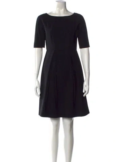 Pre-owned Max Mara Scoop Neck Knee-length Dress In Black