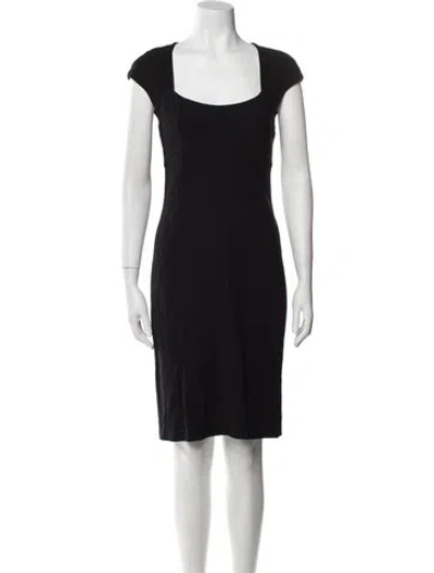 Pre-owned Max Mara Scoop Neck Knee-length Dress In Black