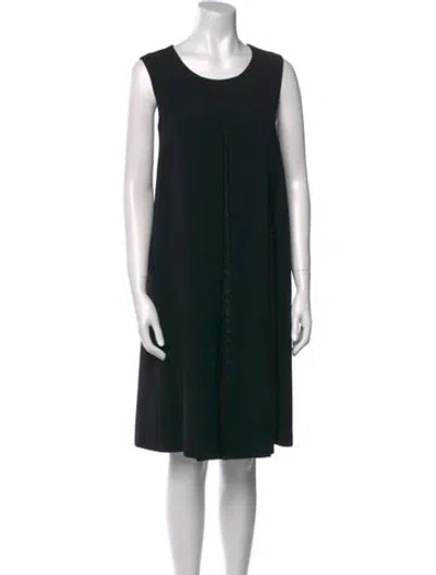 Pre-owned Max Mara Scoop Neck Knee-length Dress In Black