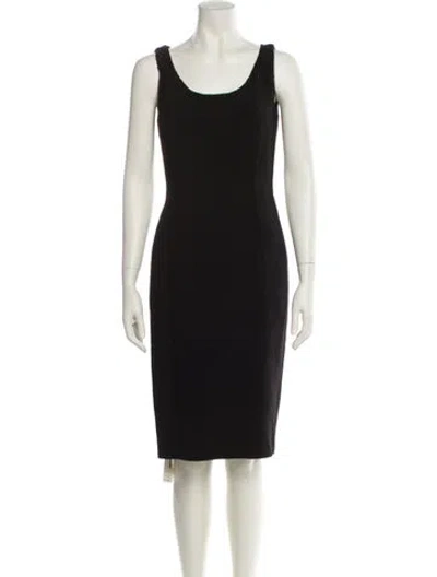 Pre-owned Max Mara Scoop Neck Knee-length Dress In Black