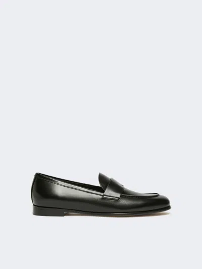 Max Mara Semi-glossy Leather Moccasins In Black